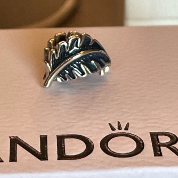 Authentic Pandora curved blue feather brand new sterling and shiny enamel - Picture 4 of 9